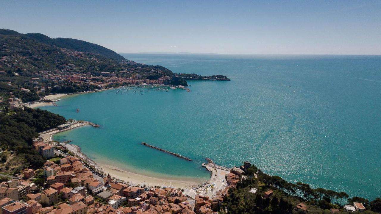 Vista Sul Blu ,Baia Blu, Lericiアパートメント エクステリア 写真